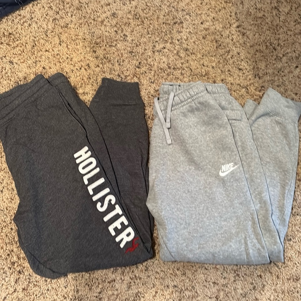 2 piece Lot / Nike Hollister Men’s Joggers - Size Small